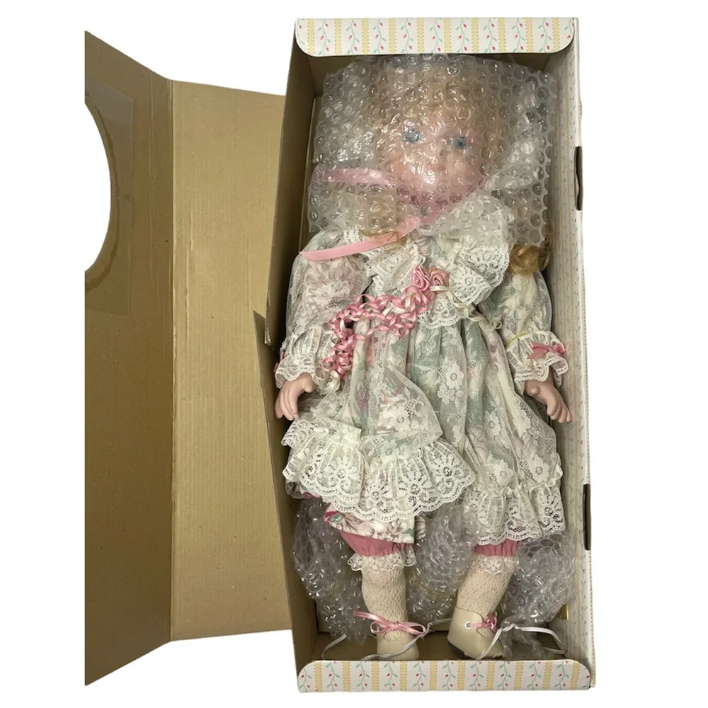 Vintage Victorian Doll Seymour Mann A Connoisseur Collection Crying Courtney